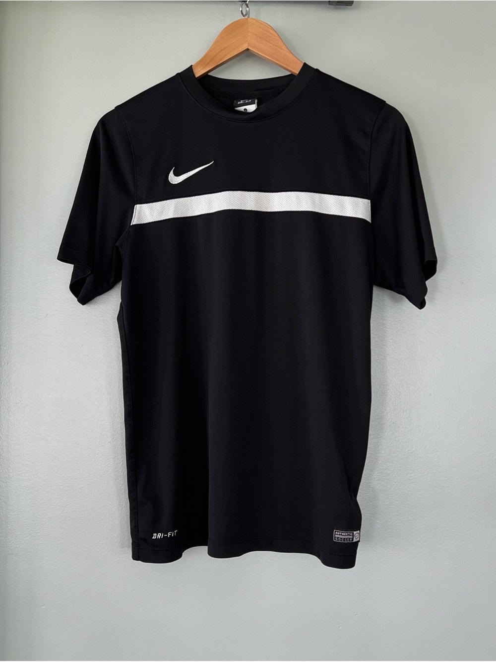 Vintage Nike Academy Dri-Fit Black Football Soccer T-Shirt Jersey Sz Large Logo